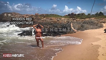 Fui Flagrada Fazendo Topless e Masturbando o Realizador Baiano Na Praia Pública
