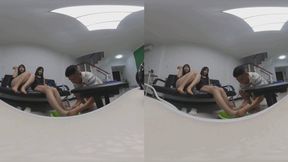 Give two giants a 180-degree 3DVR massage