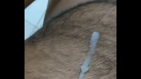 Pra evitar de fazer besteira com a amiga safada no trabalho,&eacute_ melhor gozar pensando na esposa