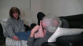Smelling Viviane (mp4)