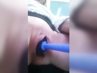 Poutana dirt kaules vrizei gera