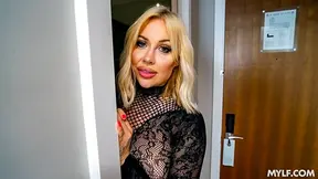 Pretty traveler gets stood up but scores a shopping spree and a hard fucking instead