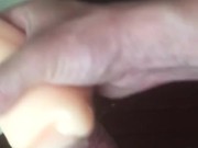 Пальцы парня и сладкая сперма во рту секс-игрушки