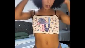 Trans deliciosa mostrando seu cu