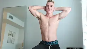 Muscle Beach Bum Jerks Off - Jackson Knight