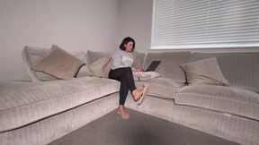 MILF Flip flop dangling and vaping