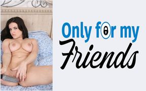 Porn Casting of an 18-year-old Slut with Big Tits and Brown Hair Enjoys and Masturbates with a Sex Toy