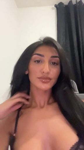 Sexy Indian skinny lightskin hottie glamour model