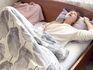 Caressing her twat early in the morning. Homemade climax. Loud groans.