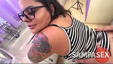 Chubby Latina babe gets an anal creampie while cleaning kitchen