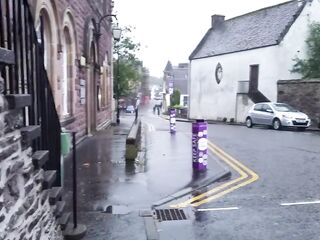 void urine on the pavement