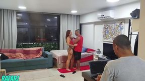 marido chamou o amigo para foder a esposa que estava com muito tesao.