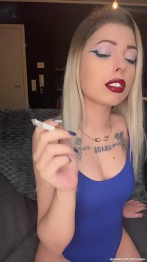 Smoking makes me feel so bitchy 😈🔥