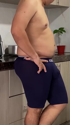 A Beautiful Amateur Couple Shares Kitchen and Have Delicious Morning Sex
