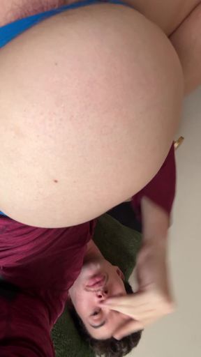 Melbourne boy loves seeing girls in sexy thongs