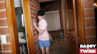 Mamada, corrida, garganta profunda, lamiendo, viejo y joven, papá &#8211; jóvenes amateurs Eli Belloso y Melo Prince, follados analmente