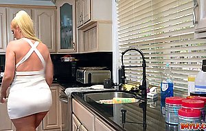 Local plumber cleaning the milfs pipes and he gets cleaned by her too