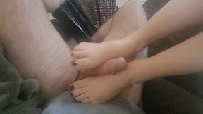 belle uses her pretty painted toes to catch a load