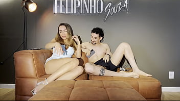 N&atilde_o aguentei e gozei gostoso com o meu primo antes da minha tia chegar
