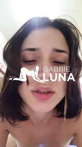 Amateur milf gets fucked hard and squirts on big dick