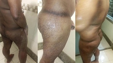 Gordinho mostrando cuzinho