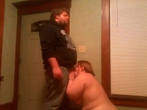 BBW Sucks Pizzaman For Free Pizza