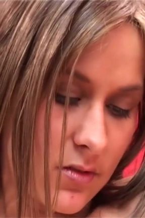 Amateur babe worked from both sides