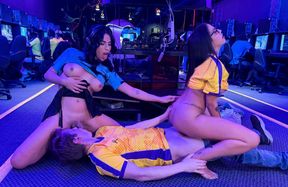 Lucky Player Fucks Horny Ts And Busty Ebony