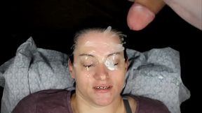 Dirtydees Gets her face covered with some heavy eye blasts