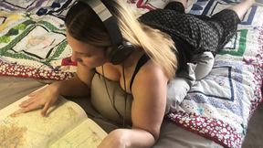 I Fucked My Stepmom While She Reads a Book