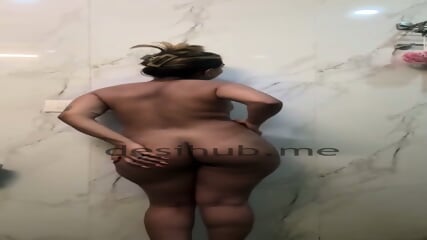 Insta Model Charvi Bhatt Nude Shower Video - Spreading Legs and Rubbing Pussy on Floor