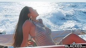 Satisfying Rae Lil Ebony Abandons Boyfriend For Sexy Stranger