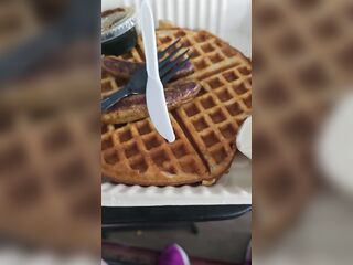 Amy presents a Brooke in the Air Voyage foodie review: Homemade Café!