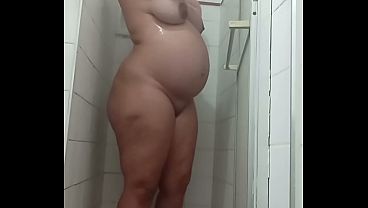 me preparando pra fazer uma massagem e receber muito leite
