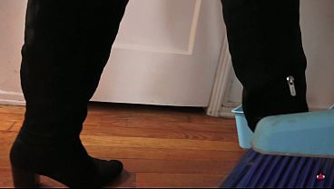 Hot House Cleaner let me fuck her