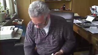 Pope has a quick jack off at the office