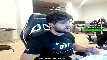 FER COMENDO O CU DA FURIA AO VIVO!