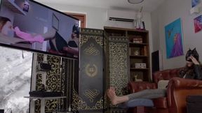Admire Stella's Feet When She Watch Her Own Clips - Bare Feet - Polish And English Language - 4K