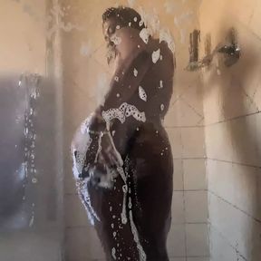 Indian desi whore taking a sexy soapy shower