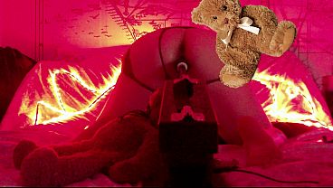 HOT MILF WITH BIG SEXY ASS: TWERKING &amp_ DO STRIPTEASE &amp_ FUCK WITH SEX MACHINE IN DOGGY STYLE - SAUDI AMATEUR - ARABIAN SNOWWHITE