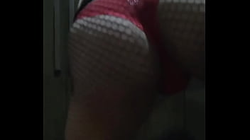 Pen&eacute_lope gostosa mostrando a calcinha