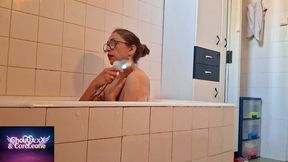 video num7 le bain ... calme , posee puis coreleone arrive pour me prendre...
