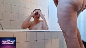 video num7 le bain ... calme , posee puis coreleone arrive pour me prendre...