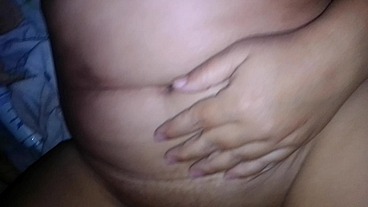 Anal y vaginal con dildo a salvadoreña
