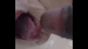 Dei s&oacute_ meu cu e ganhei uma enorme gozada na boca, tive que engoli