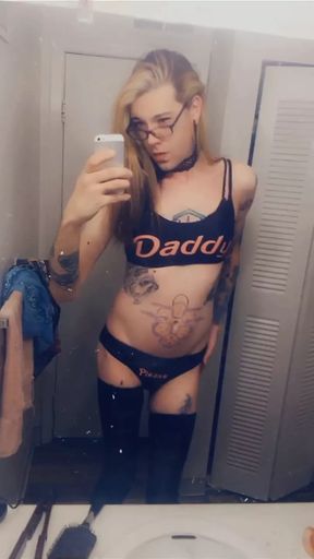 Sexy Daddys Girl Wants To Suck