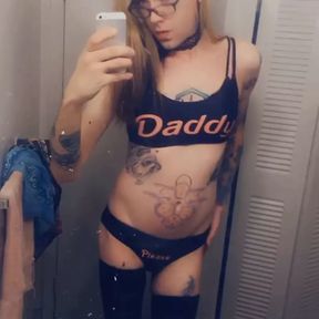 Sexy Daddys Girl Wants To Suck