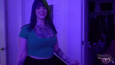 Delivery Girl Gets Tipped in BBC Creampie
