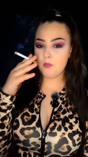 Anna Smokes in a sexy leopard top