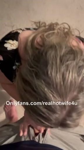 Hotwife fucks &nbsp;bull in the car while husband drives